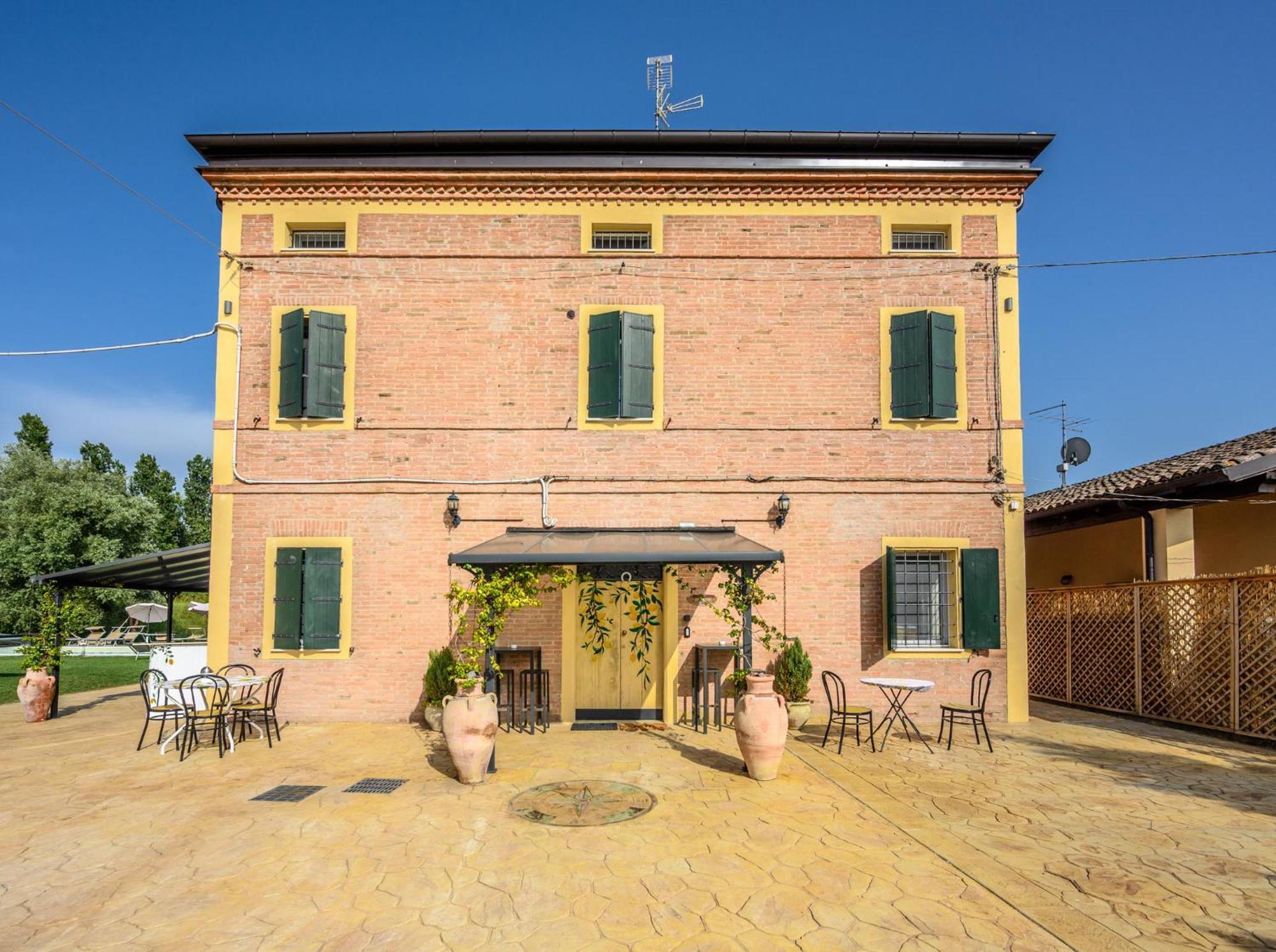 La Casa Di Valeria - Modena Bed & Breakfast ภายนอก รูปภาพ
