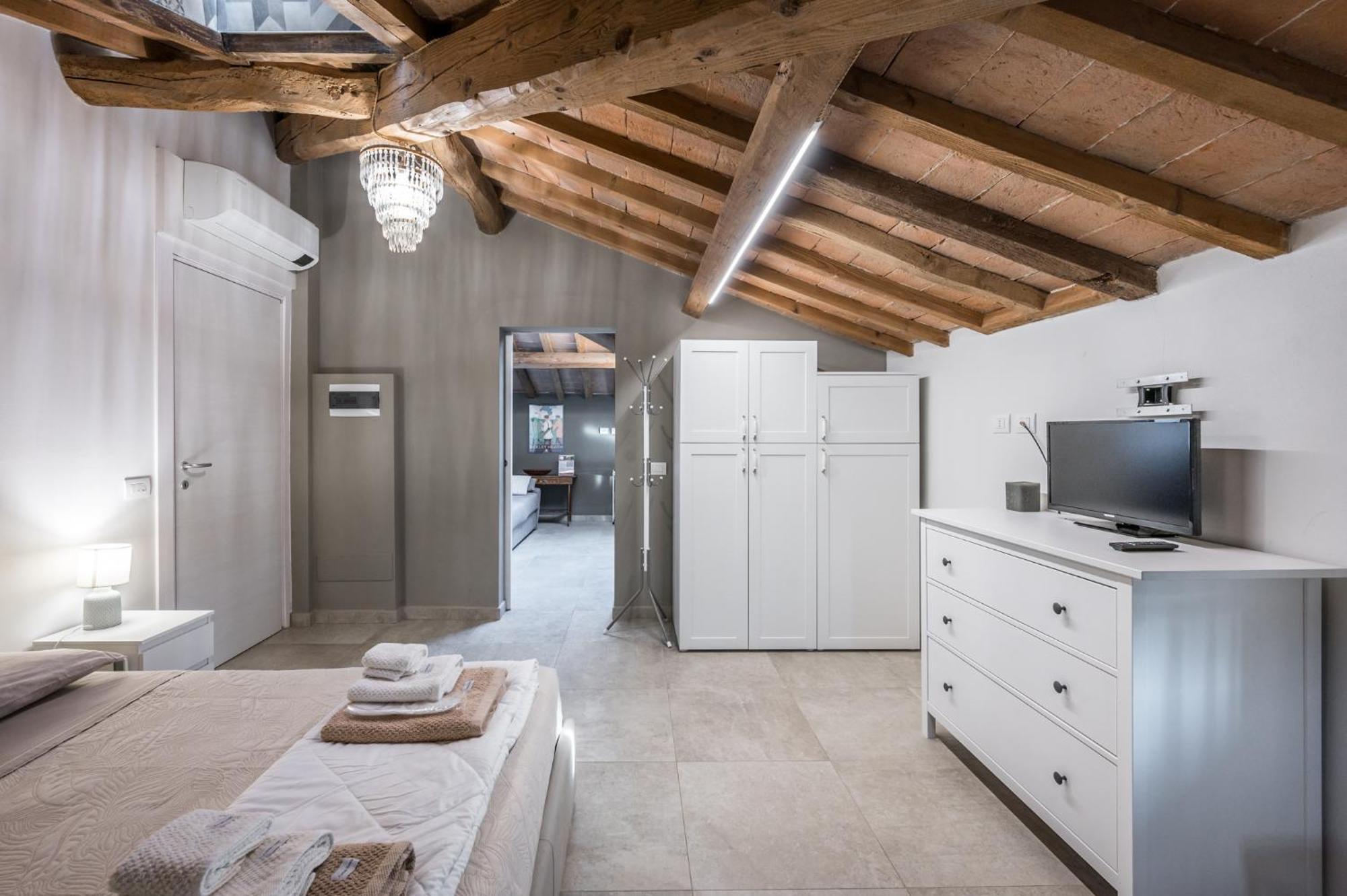 La Casa Di Valeria - Modena Bed & Breakfast ภายนอก รูปภาพ